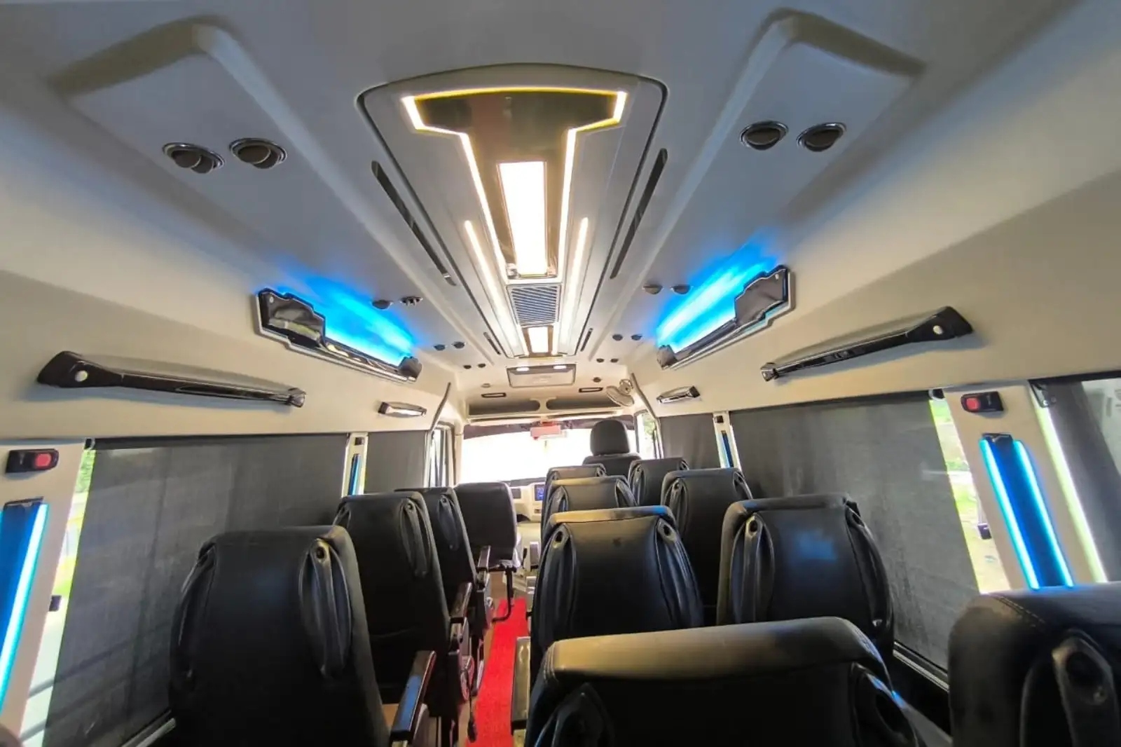 9 Seater Tempo Traveller